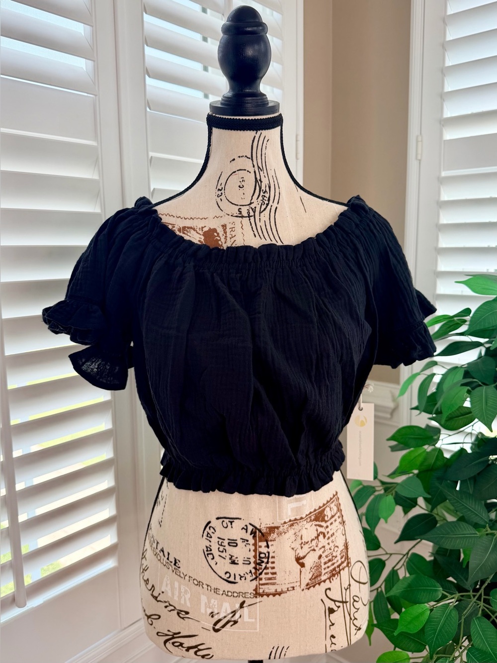 Ocean Drive Women’s Gauzy Off-The-Shoulder Crop Top Size Medium NWT